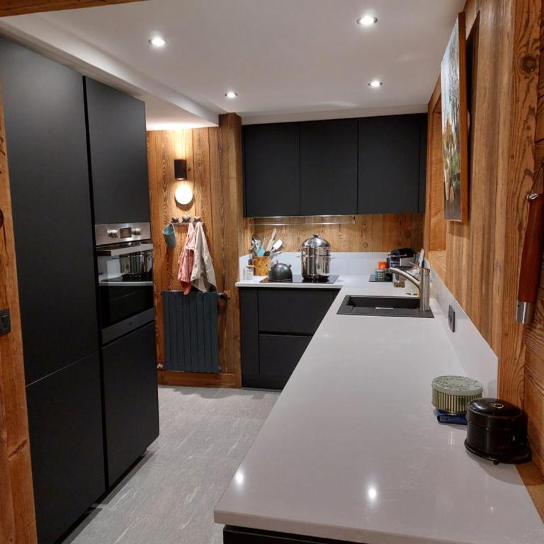 CHALET CHALEUREUX Vallée DE CHAMONIX 4CH 4SDB SAUNA - Chalet - 12