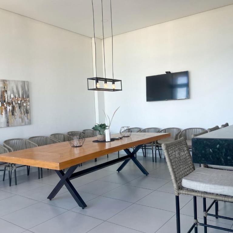 Laureles Stay - One-Bedroom Apartment with Balcony and City View - 7