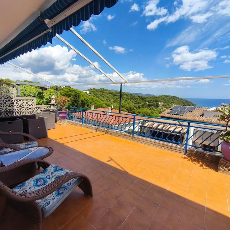 Villa near the beach with fantastic sea views with swimming pool - Villa - 19