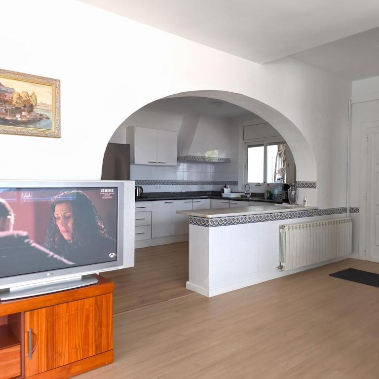 Villa near the beach with fantastic sea views with swimming pool - Villa - 37