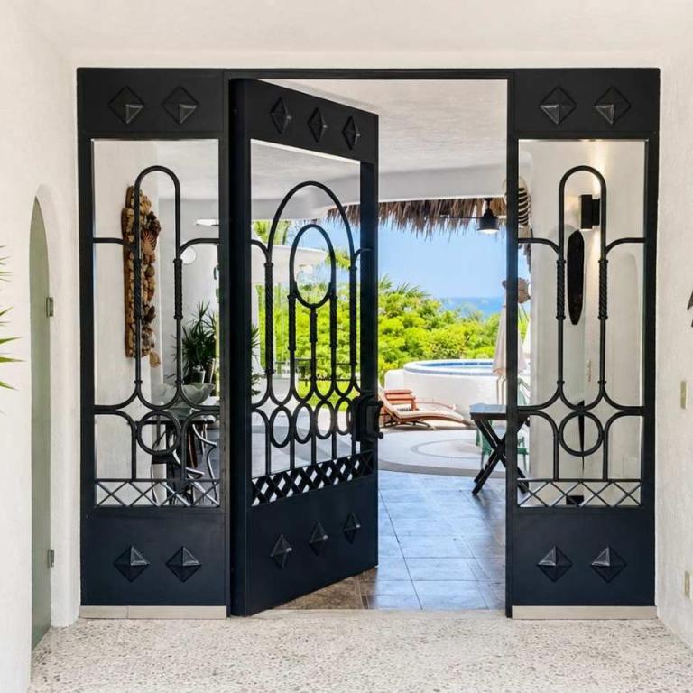 7BR Villa with Private Pool & Spectacular Views - Villa - 18