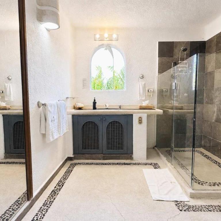 7BR Villa with Private Pool & Spectacular Views - Villa - 40