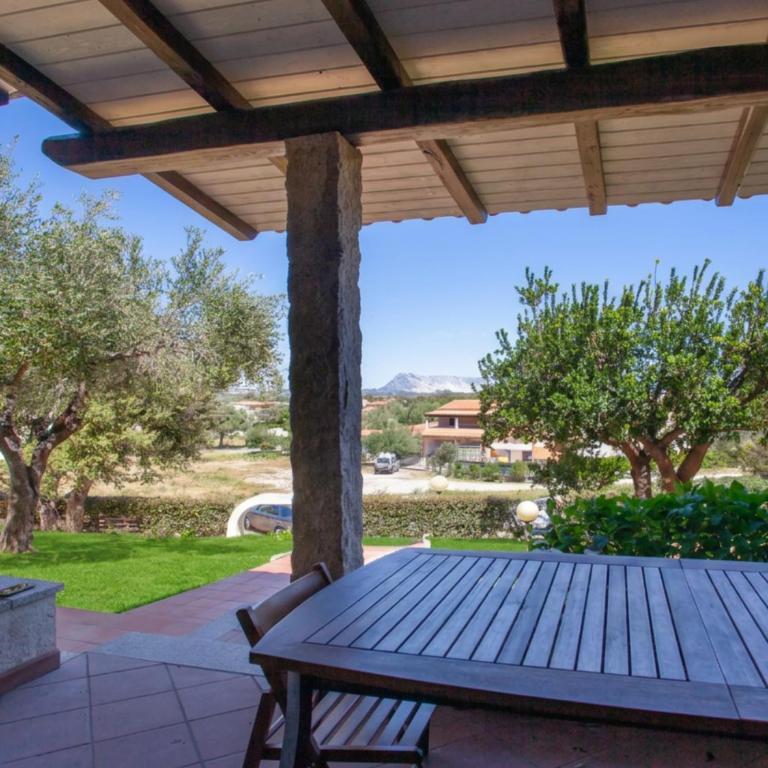 HH San Teodoro vista Mare - Four-Bedroom Vacation Home - 37