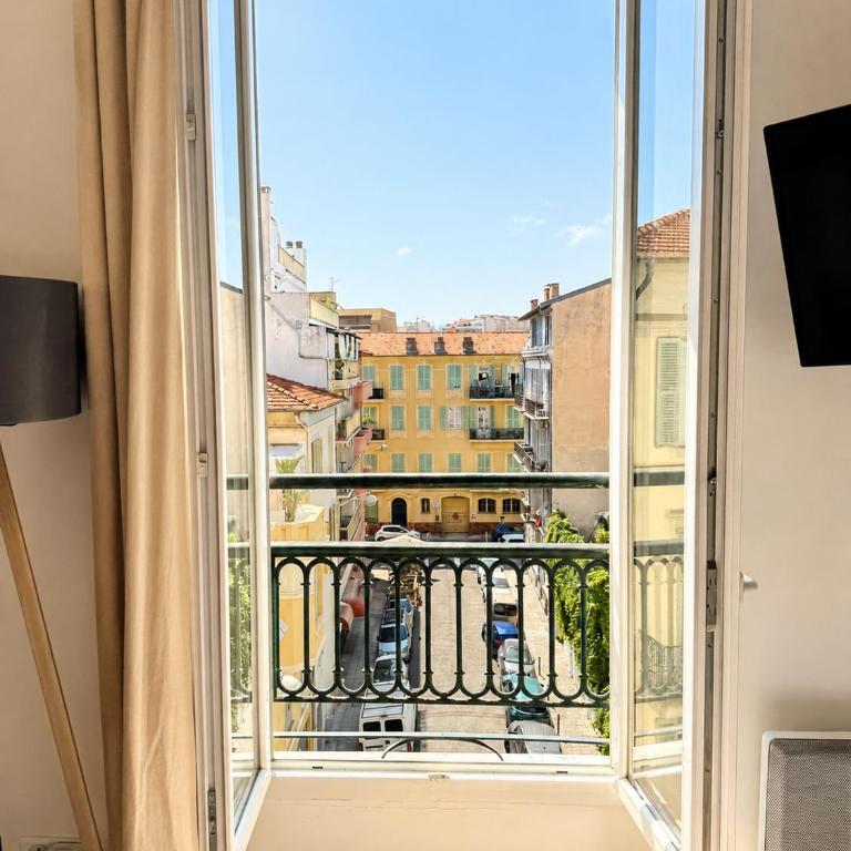 Modern and central apartment - Sea 2 min away - Appartement 2 Chambres - 11