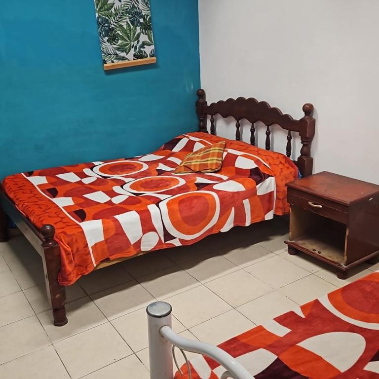 Plaza Hostal Salta - Habitación Triple Básica con baño compartido - 2
