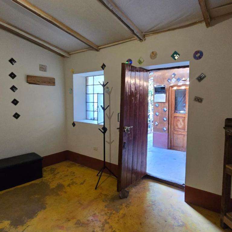 Moon Garden House - 4-Bed Female Dormitory Room - 11
