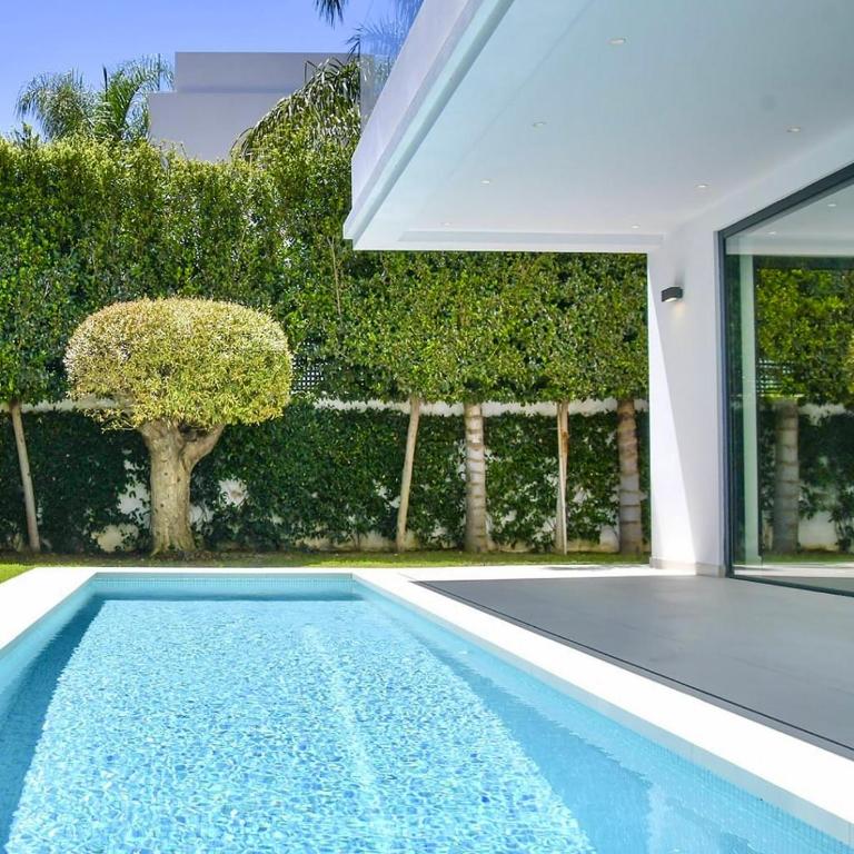 Luxury Villa with private pool - Villa - 2