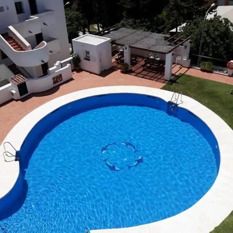 Pool-View Apartment with Terrace & Lift in Pueblo del Parque - One-Bedroom Apartment - 2