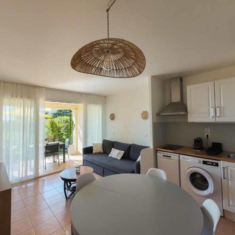 Appartement au Hameau des Issambres Le Pamakior - Appartement - Rez-de-Chaussée - 2