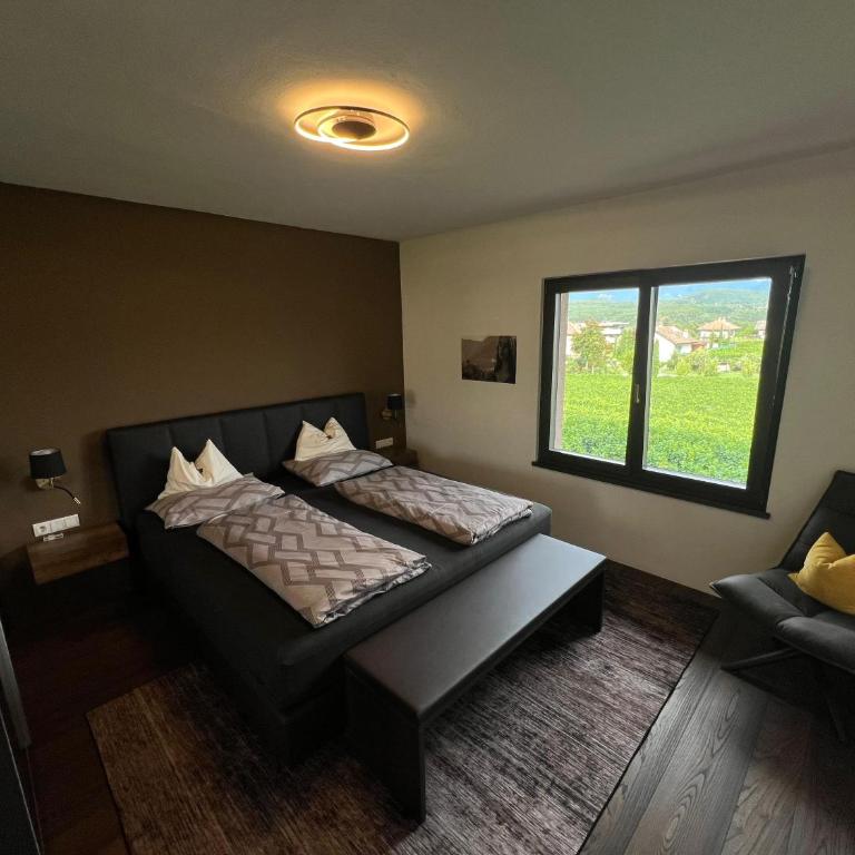 Luxury Apartment with Private Garden & Vineyard Views in Kaltern - Camera Matrimoniale con Bagno Privato - 9