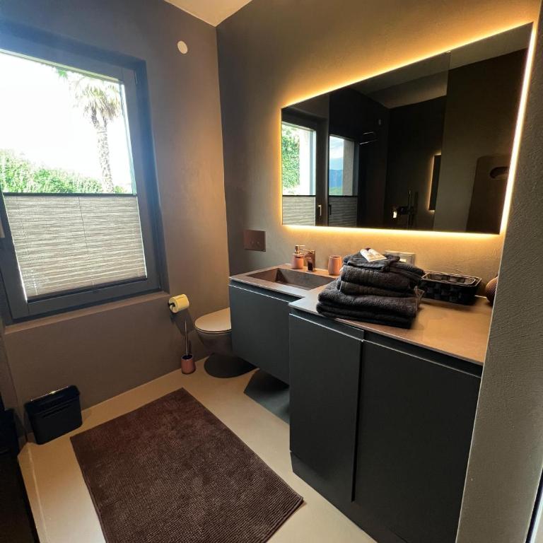Luxury Apartment with Private Garden & Vineyard Views in Kaltern - Camera Matrimoniale con Bagno Privato - 12