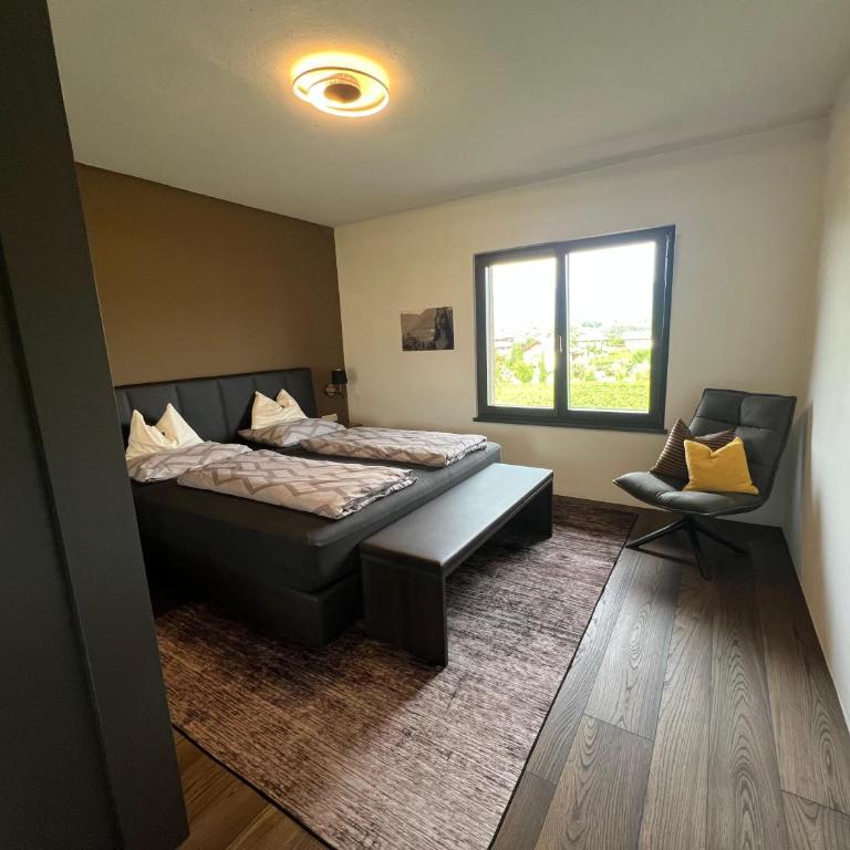 Luxury Apartment with Private Garden & Vineyard Views in Kaltern - Camera Matrimoniale con Bagno Privato - 10