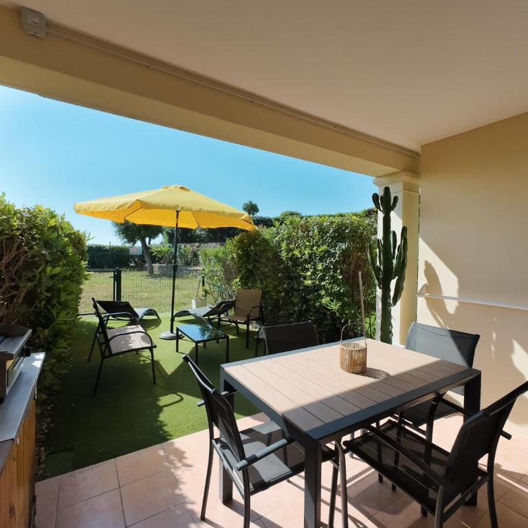 Appartement au Hameau des Issambres Le Pamakior - Appartement - Rez-de-Chaussée - 13