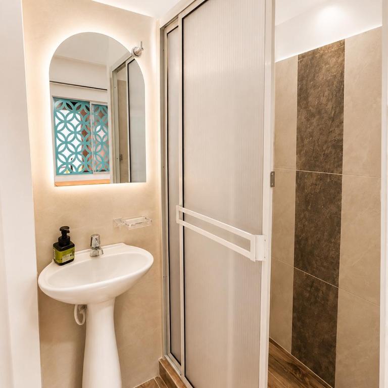 Hostal Don Jose - Habitación Familiar con baño privado - 4