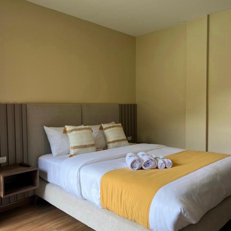Eduardos Hospedaje Aventura y Ecología - Deluxe King Room - 9