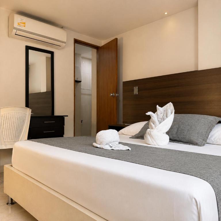 Hotel Laureles Palo Alto - Deluxe Double Room - 2