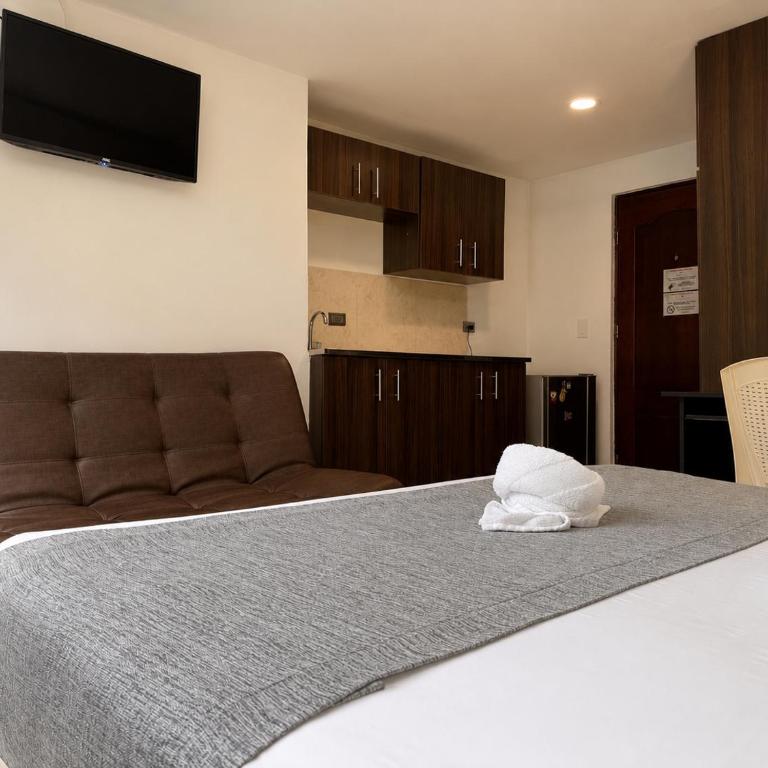 Hotel Laureles Palo Alto - Deluxe Double Room - 4