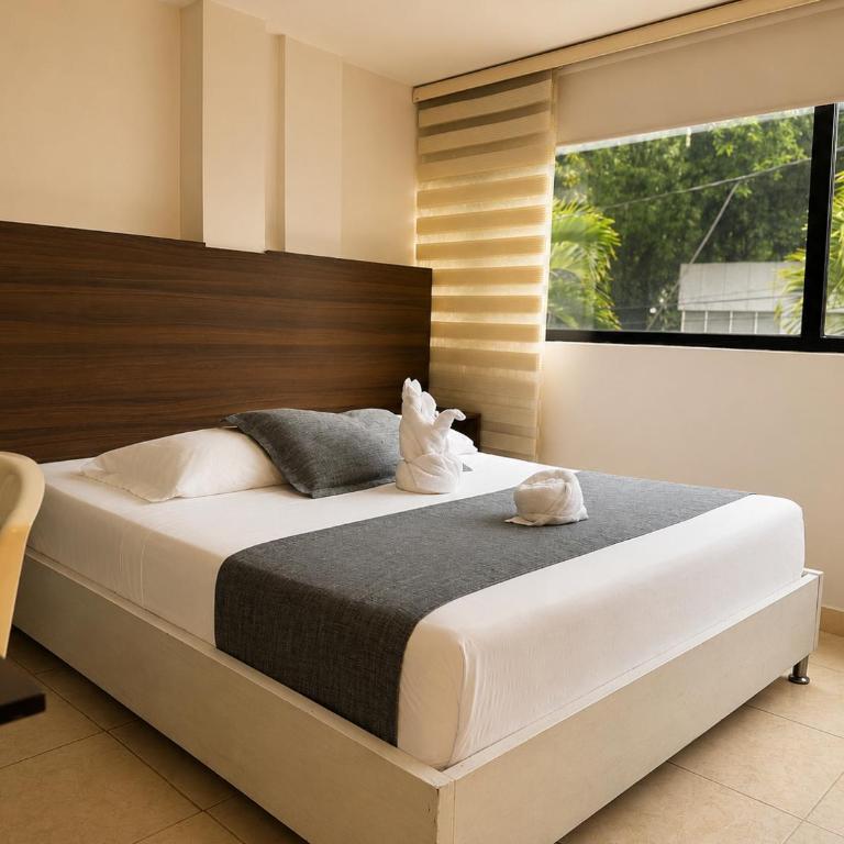 Hotel Laureles Palo Alto - Deluxe Double Room - 5