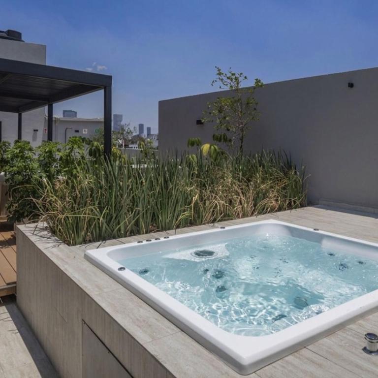 Radiant 2BR 2BA, AC, Pool, Jacuzzi, Gym & Roof Garden - Two-Bedroom Apartment with Balcony and Terrace - 30