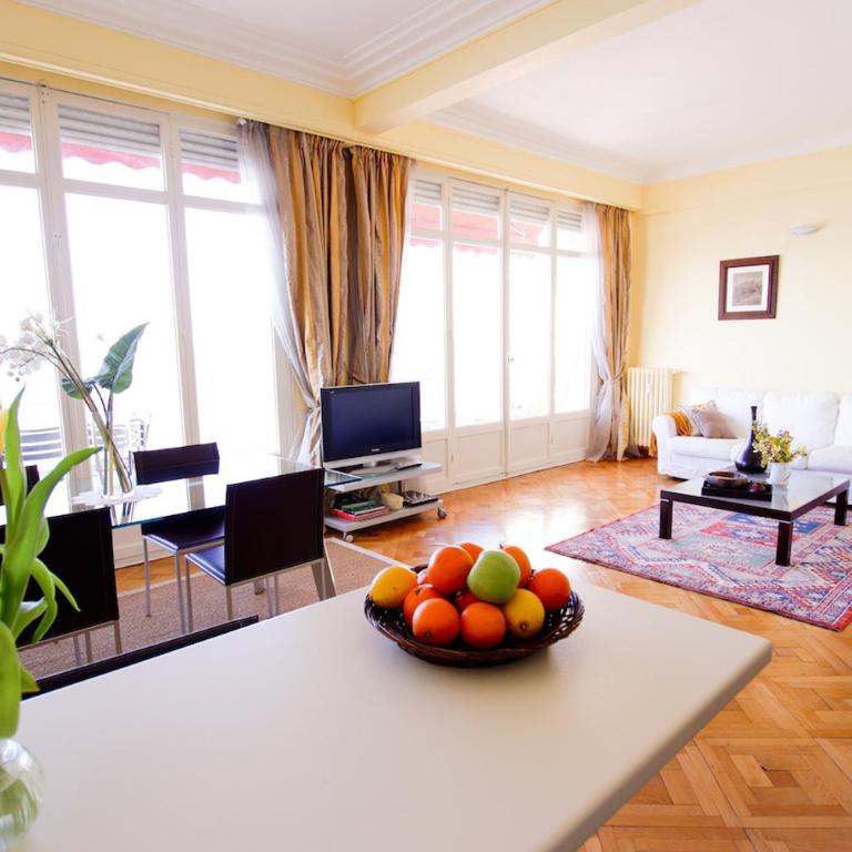 Seafront Flat on the Promenade - Next to Negresco - Appartement 2 Chambres avec Balcon et Vue sur la Mer - 10
