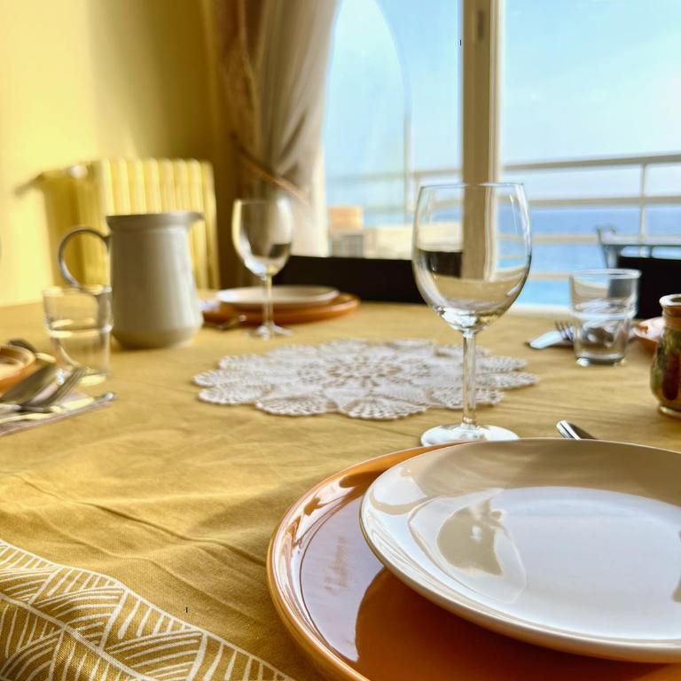 Seafront Flat on the Promenade - Next to Negresco - Appartement 2 Chambres avec Balcon et Vue sur la Mer - 16