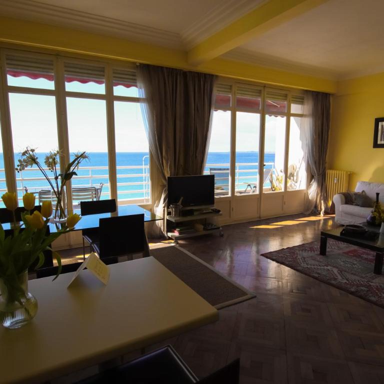 Seafront Flat on the Promenade - Next to Negresco - Appartement 2 Chambres avec Balcon et Vue sur la Mer - 11
