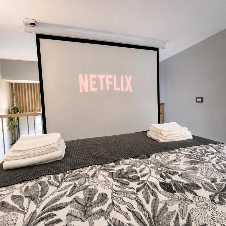ZONA NAVIGLI Design Loft , Proiettore schermo 80" - Apartamento de 2 dormitorios - 14