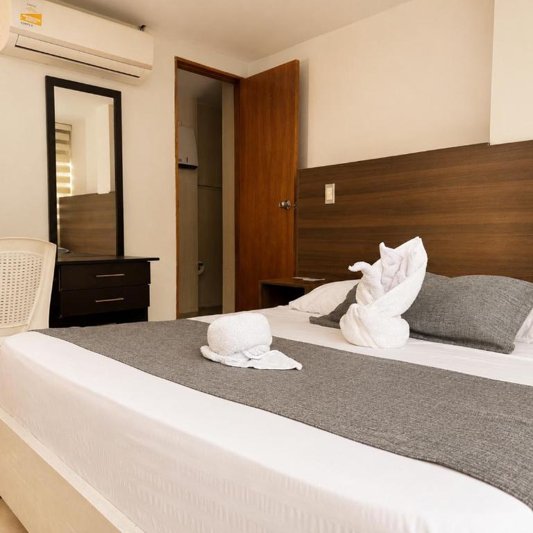 Hotel Laureles Palo Alto - Deluxe Double Room - 10