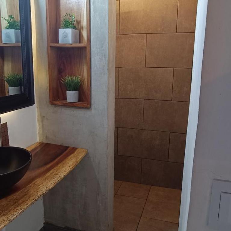 Cabañas lobo blanco - Laureles Medellín - Studio Apartment with Balcony - 24
