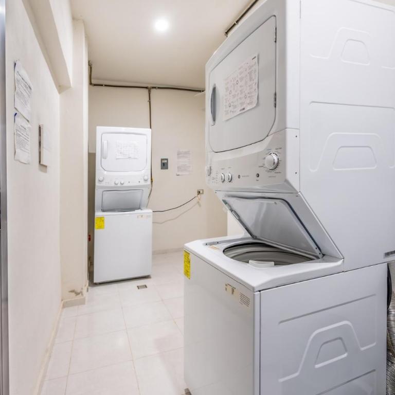 Lux 1BR with Rooftop Pool, Spa, Gym, Kids Playroom - Apartamento - 21