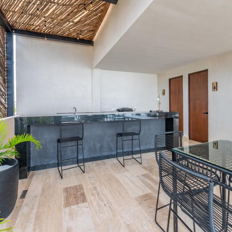 Lux 1BR with Rooftop Pool, Spa, Gym, Kids Playroom - Apartamento - 25