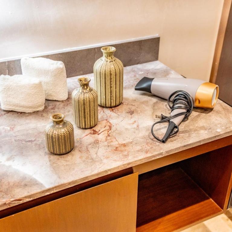 Lux 1BR with Rooftop Pool, Spa, Gym, Kids Playroom - Apartamento - 35