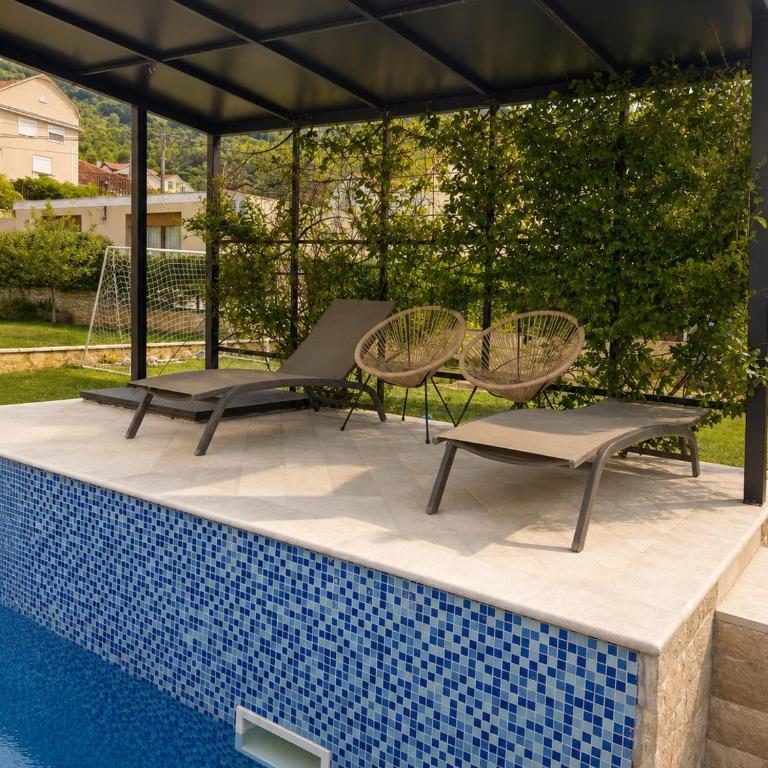 Private luxurious house with pool and garden - Vila - 10