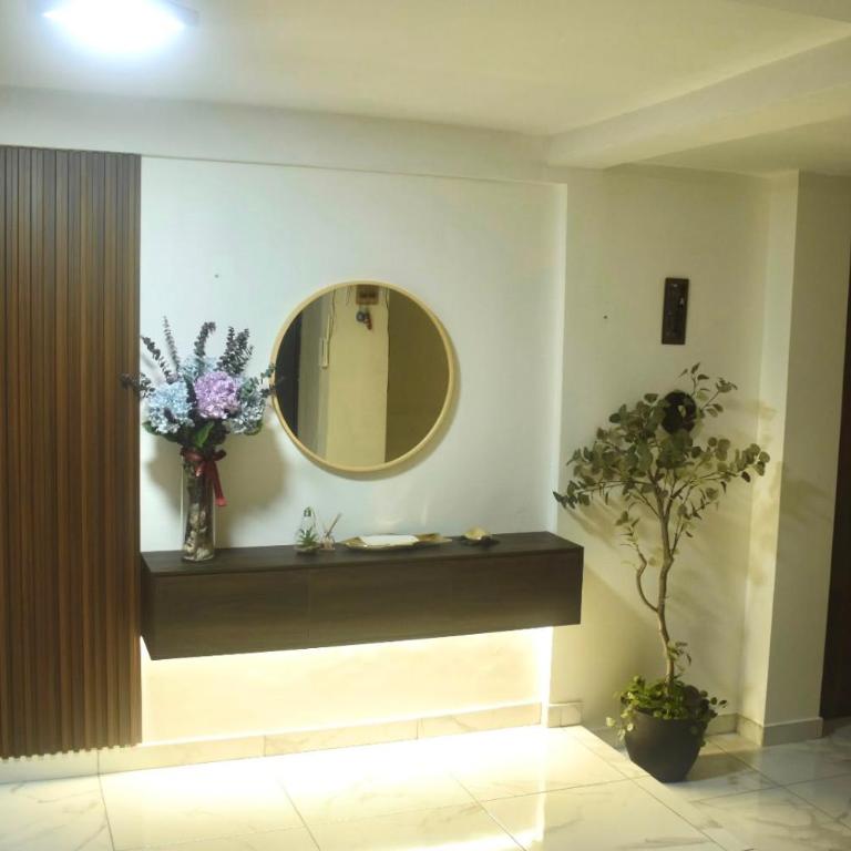 Alojamiento en Guayaquil - House in Guayaquil - Three-Bedroom House - 3