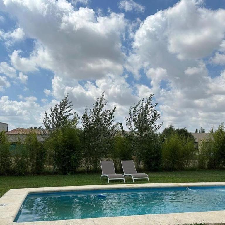 Canning - El Descanso que Te Mereces - Barrio Privado -03 Suites Exclusivas - Casa Vacacional de 3 dormitorios - 1