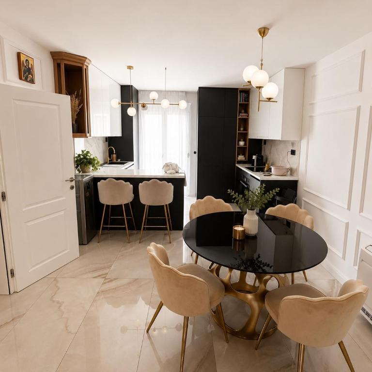 Private luxurious house with pool and garden - Vila - 30