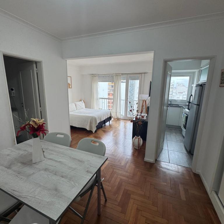 Departamento Zona Guemes a pasos del Shopping Aldrey WiFi Balcón - Apartamento de 1 dormitorio - 2