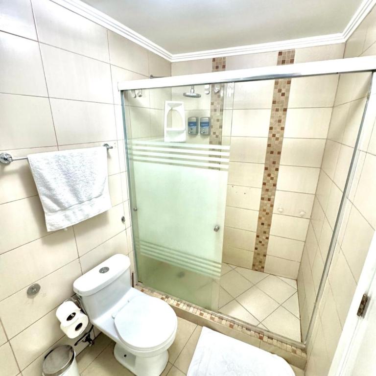 Suite amplia con vista panorámica al río con piscina RF1-605 - One-Bedroom Apartment with River View - 10