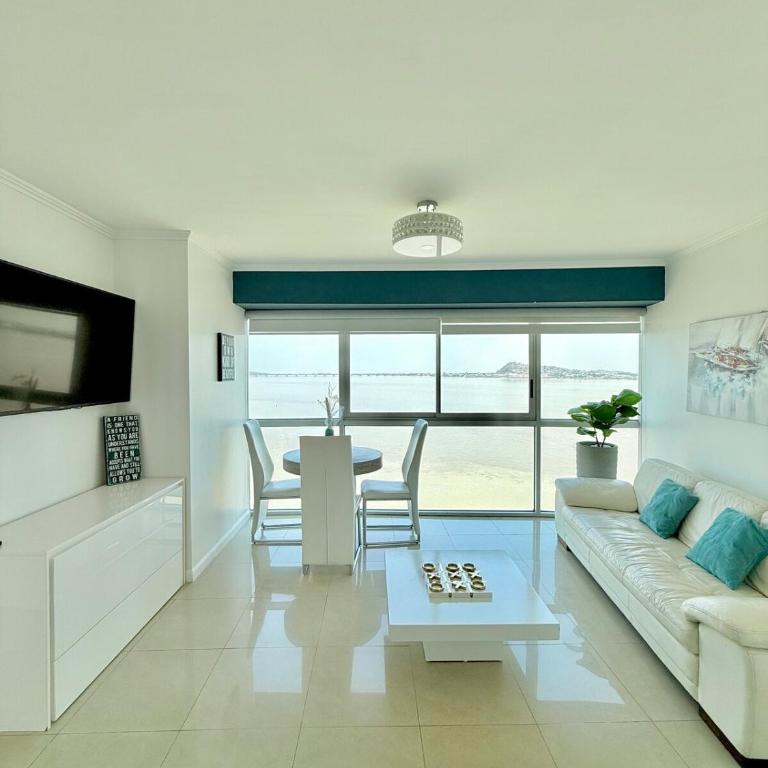 Suite amplia con vista panorámica al río con piscina RF1-605 - One-Bedroom Apartment with River View - 21
