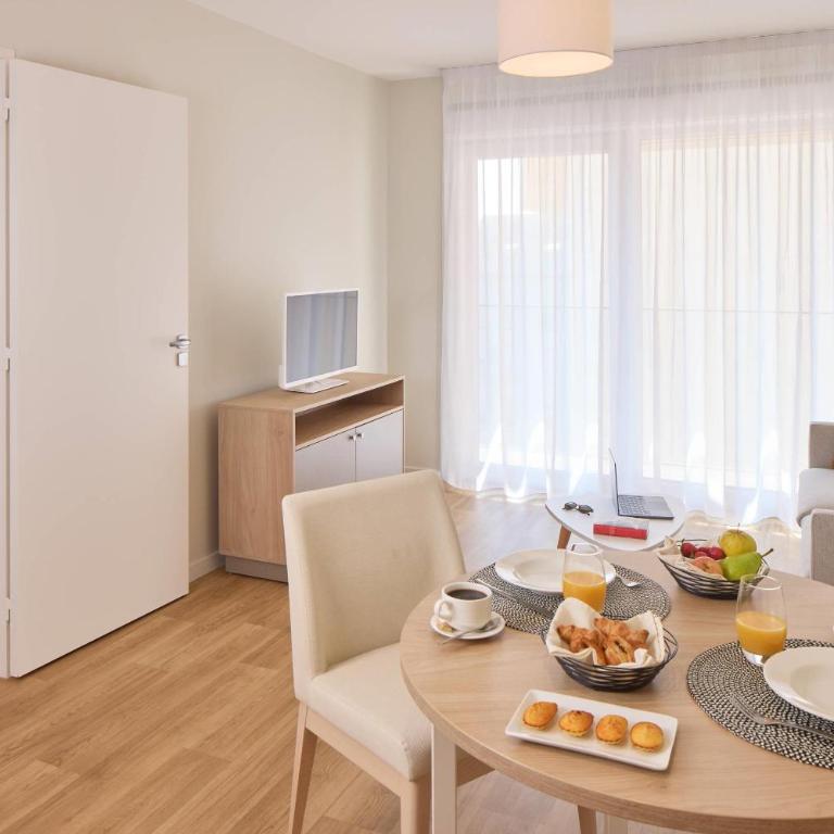 Quality Aparthotel Voiron - One Bedroom Apartment - 1