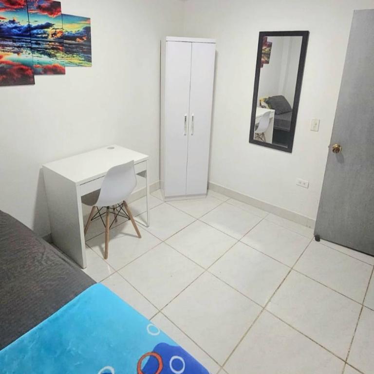 Apartamento en la reforma Cali muy fresco Aire Puro y naturaleza - Two-Bedroom Apartment - 16