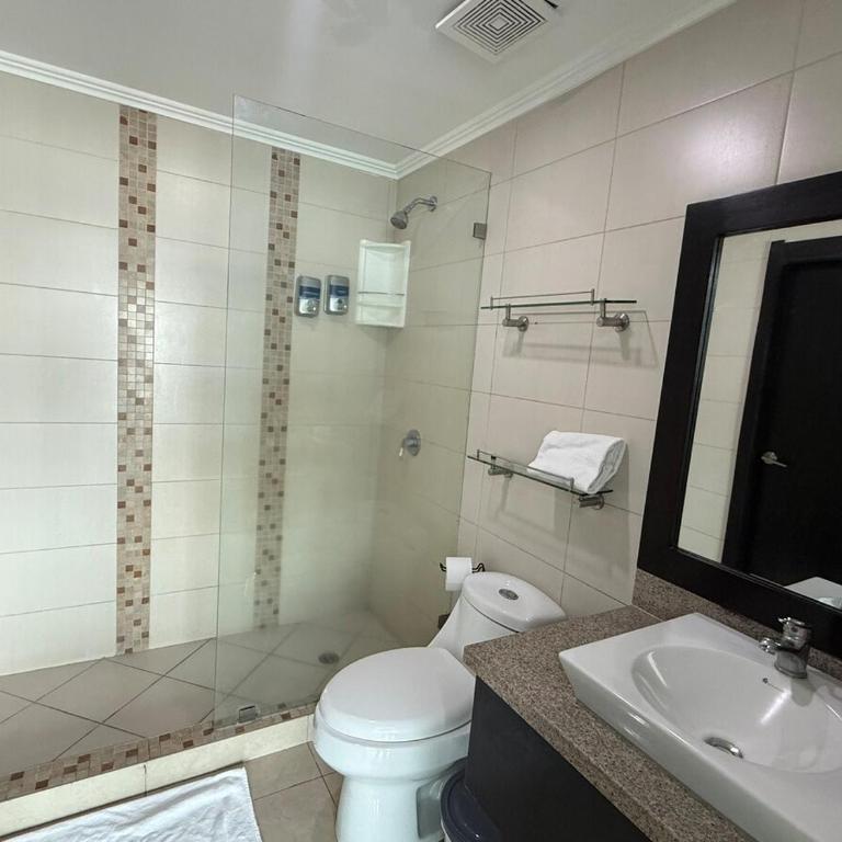 Lujoso departamento vista al río dos dormitorios RF1-202 - Two-Bedroom Apartment with River View - 4