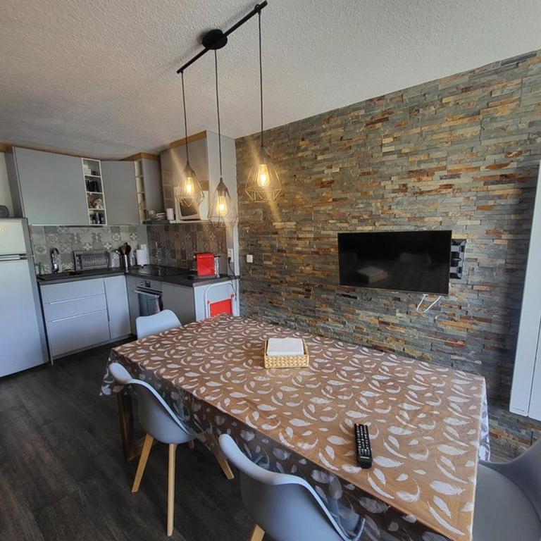 Appartement avec balcon et vue sur montagne - FR-1-266-275 - Apartamento - 13