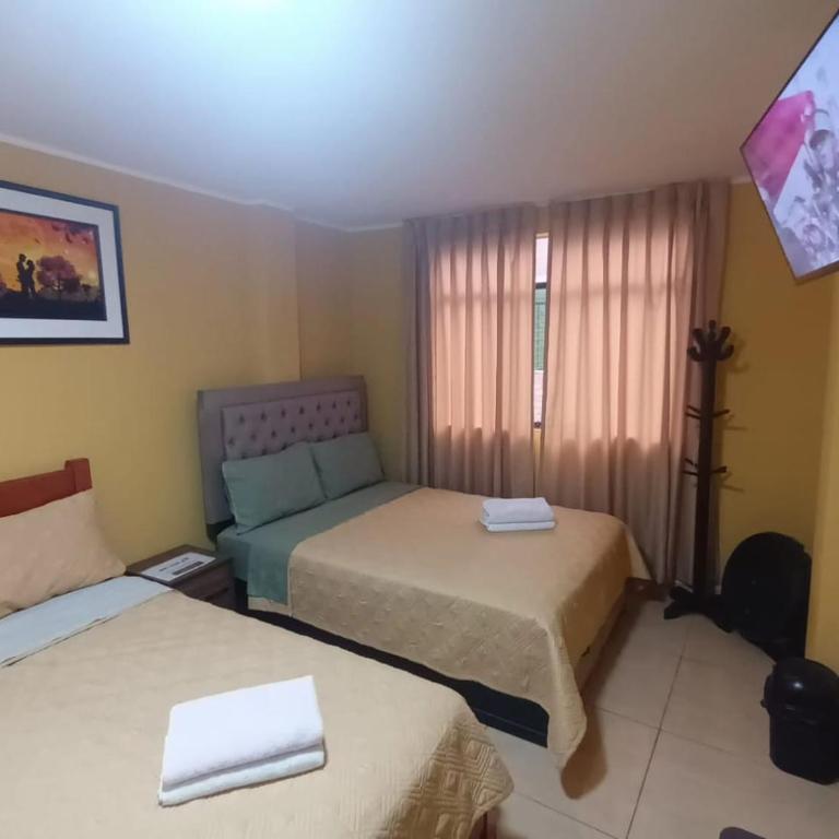 Across from Lima Airport - A y J Familia - Habitación Doble Superior - 5