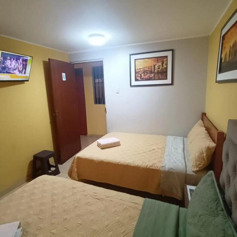 Across from Lima Airport - A y J Familia - Habitación Doble Superior - 6
