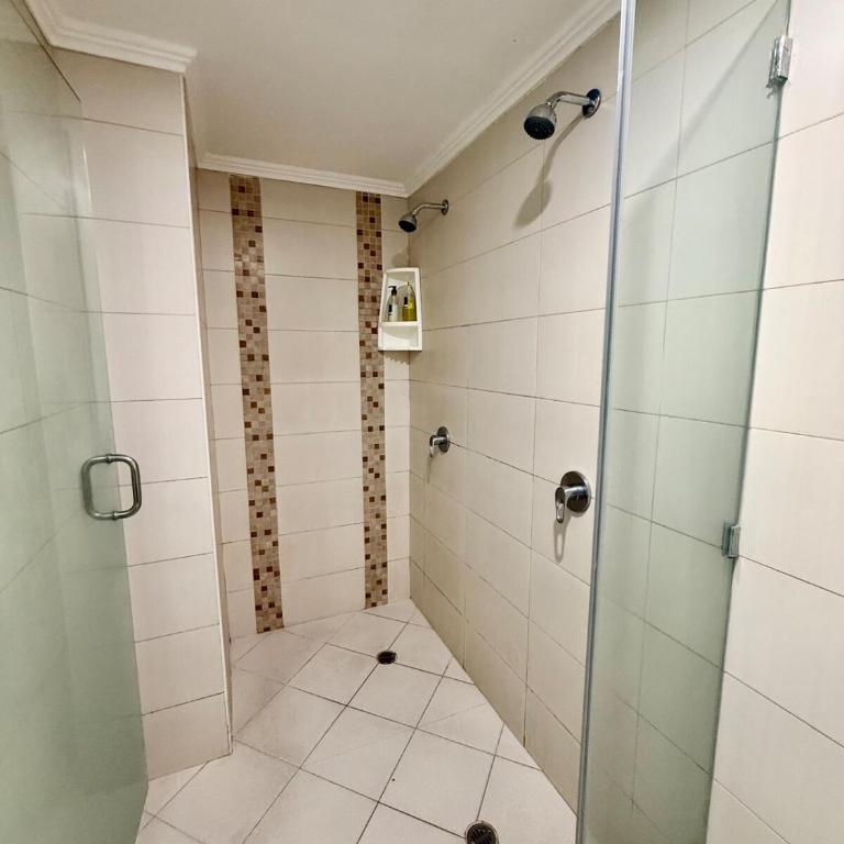 Suite con hermosa vista al río y piscina y jacuzzi RF2-304 - One-Bedroom Apartment with River View - 4