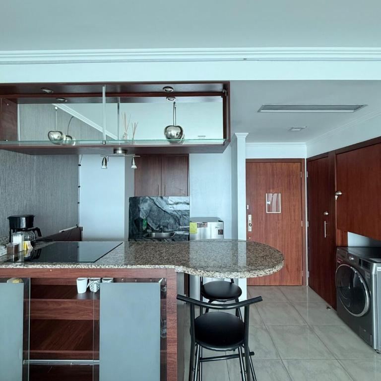 Suite con hermosa vista al río y piscina y jacuzzi RF2-304 - One-Bedroom Apartment with River View - 5