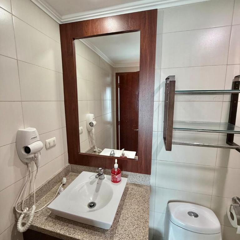 Suite con hermosa vista al río y piscina y jacuzzi RF2-304 - One-Bedroom Apartment with River View - 6