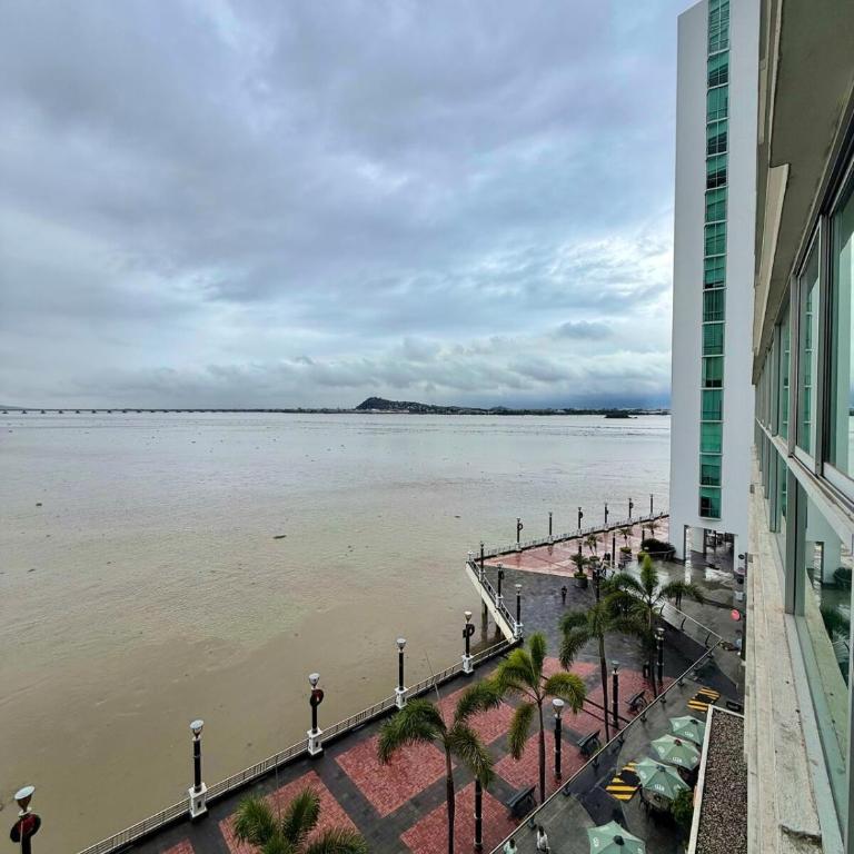 Suite con hermosa vista al río y piscina y jacuzzi RF2-304 - One-Bedroom Apartment with River View - 7