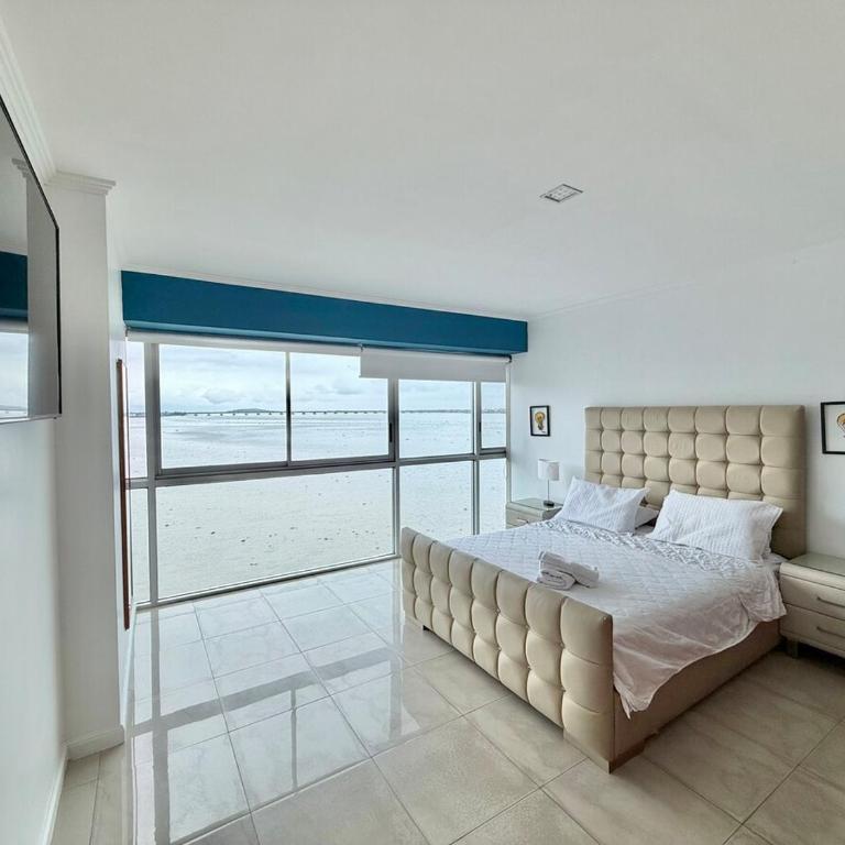 Suite con hermosa vista al río y piscina y jacuzzi RF2-304 - One-Bedroom Apartment with River View - 8